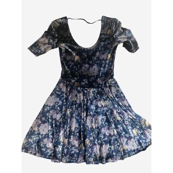 FREE W/PURCH Kimchi Blue Urban Outfitter Blue Floral Velour S-Sleeve Dress Small - Picture 1 of 7